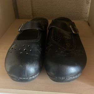 Dansko Mary Jane's Size 41